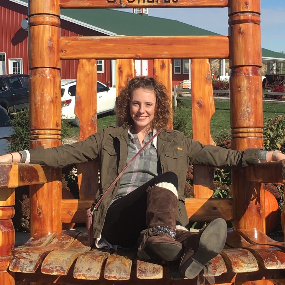 Meet your Posher, Emily